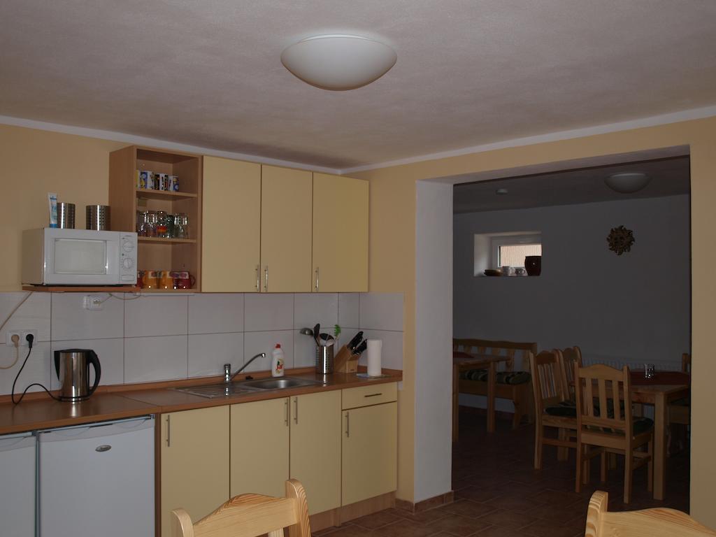 Penzion U Dvou Lip Drnholec Buitenkant foto