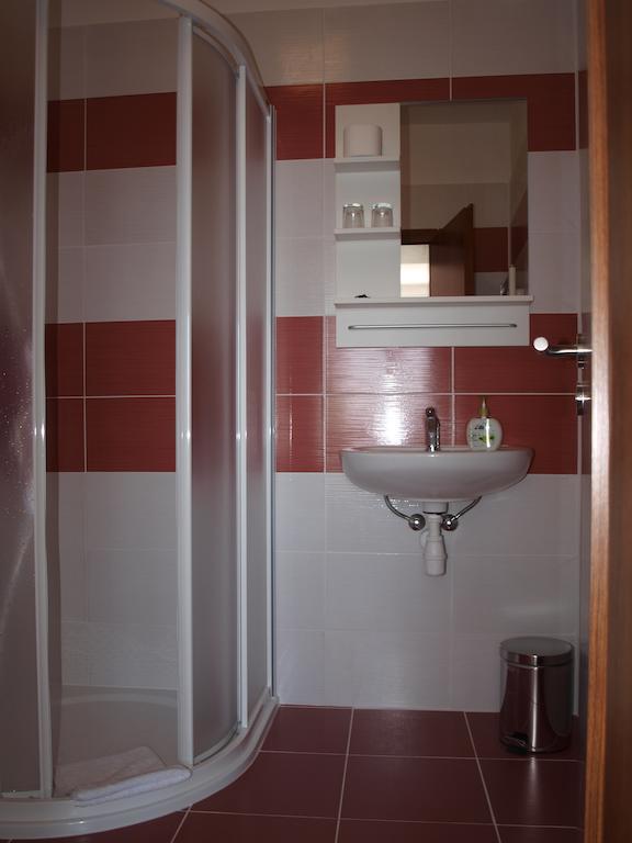 Penzion U Dvou Lip Drnholec Kamer foto