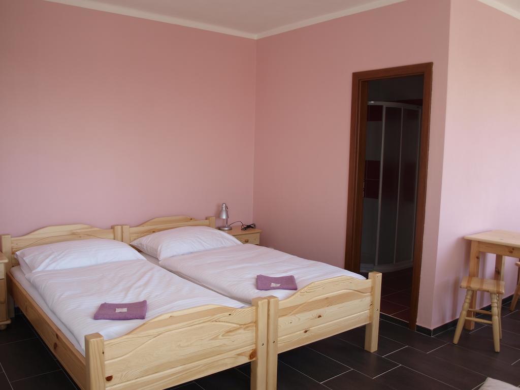 Penzion U Dvou Lip Drnholec Kamer foto