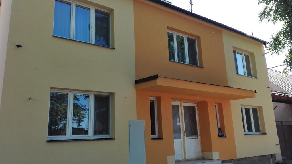 Penzion U Dvou Lip Drnholec Buitenkant foto