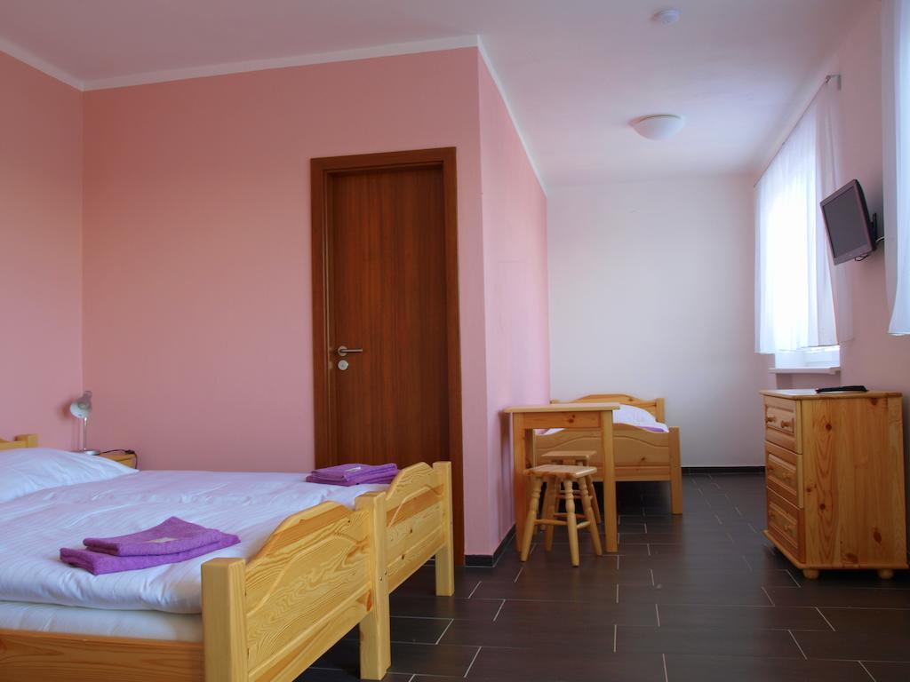 Penzion U Dvou Lip Drnholec Kamer foto